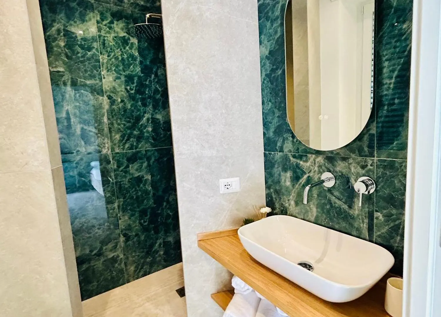 Aura Roma Hotel 0*, Rom Italien