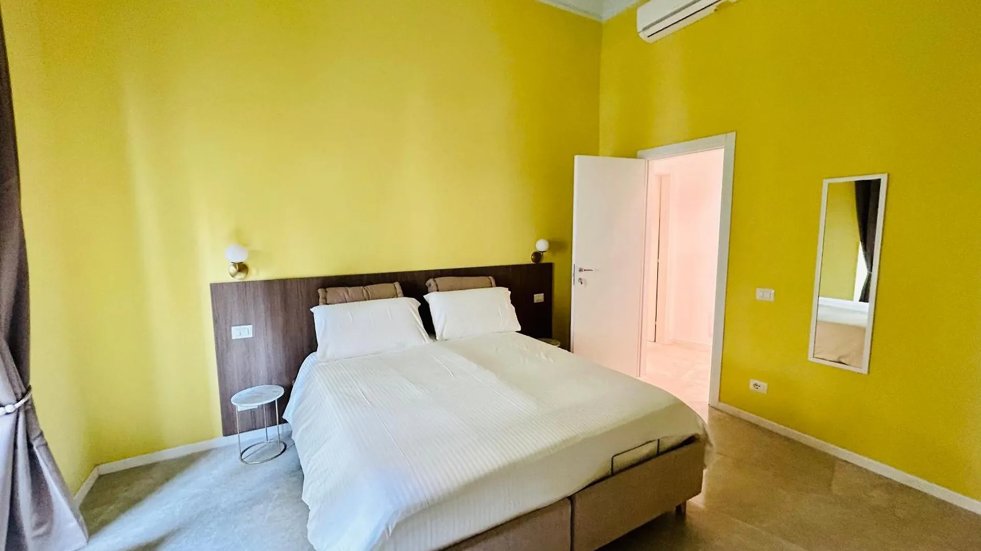 Aura Roma Hotel 0*, Rom Italien