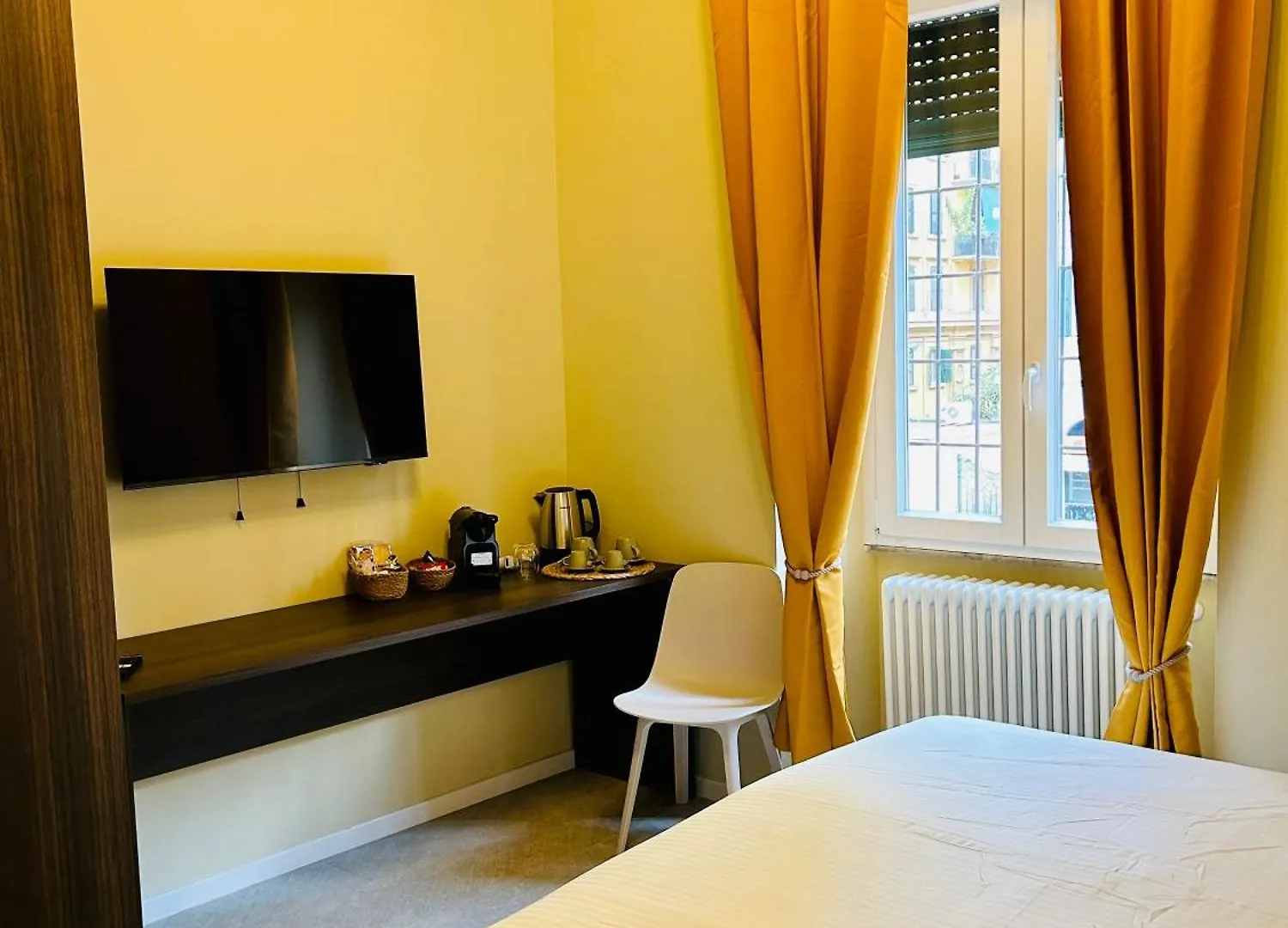 Aura Roma Hotel 0*, Rom